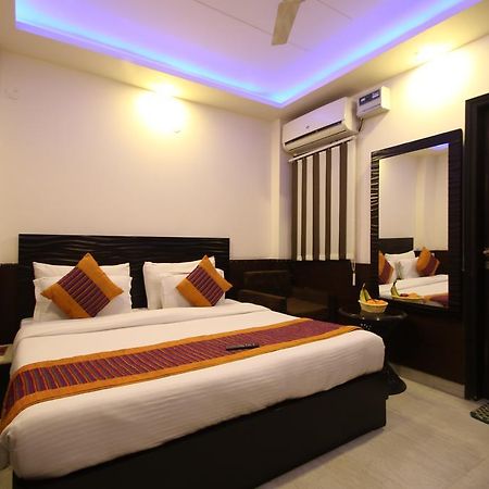 Hotel Hill Palace -Near Karol Bagh Metro Station Delhi  Exterior photo