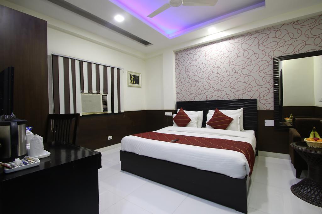 Hotel Hill Palace -Near Karol Bagh Metro Station Delhi  Exterior photo