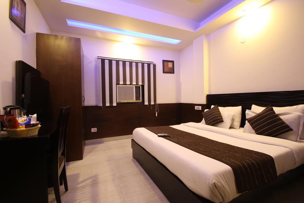 Hotel Hill Palace -Near Karol Bagh Metro Station Delhi  Exterior photo