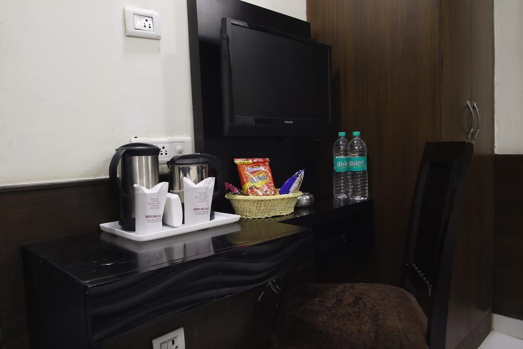 Hotel Hill Palace -Near Karol Bagh Metro Station Delhi  Exterior photo