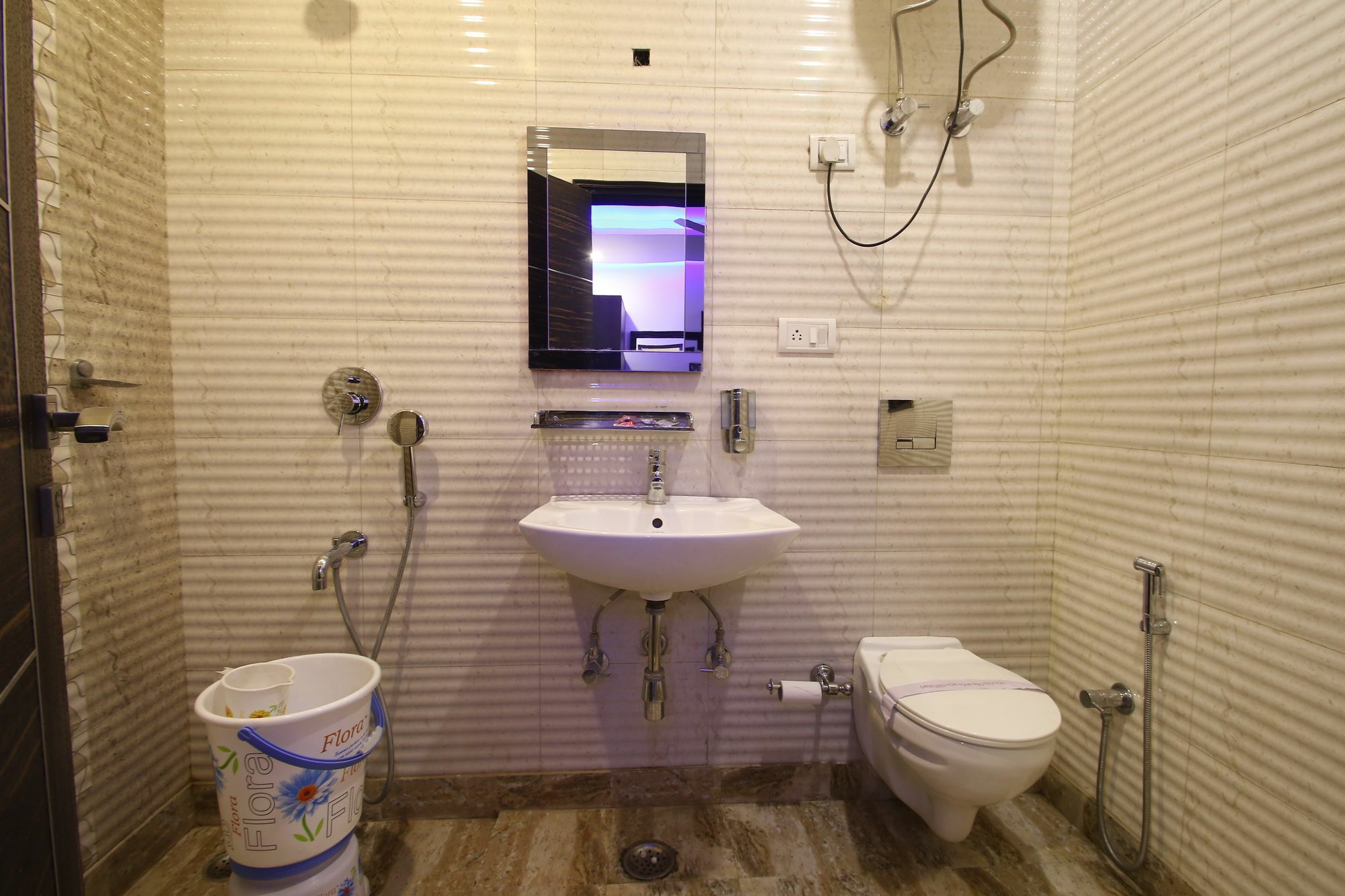Hotel Hill Palace -Near Karol Bagh Metro Station Delhi  Exterior photo