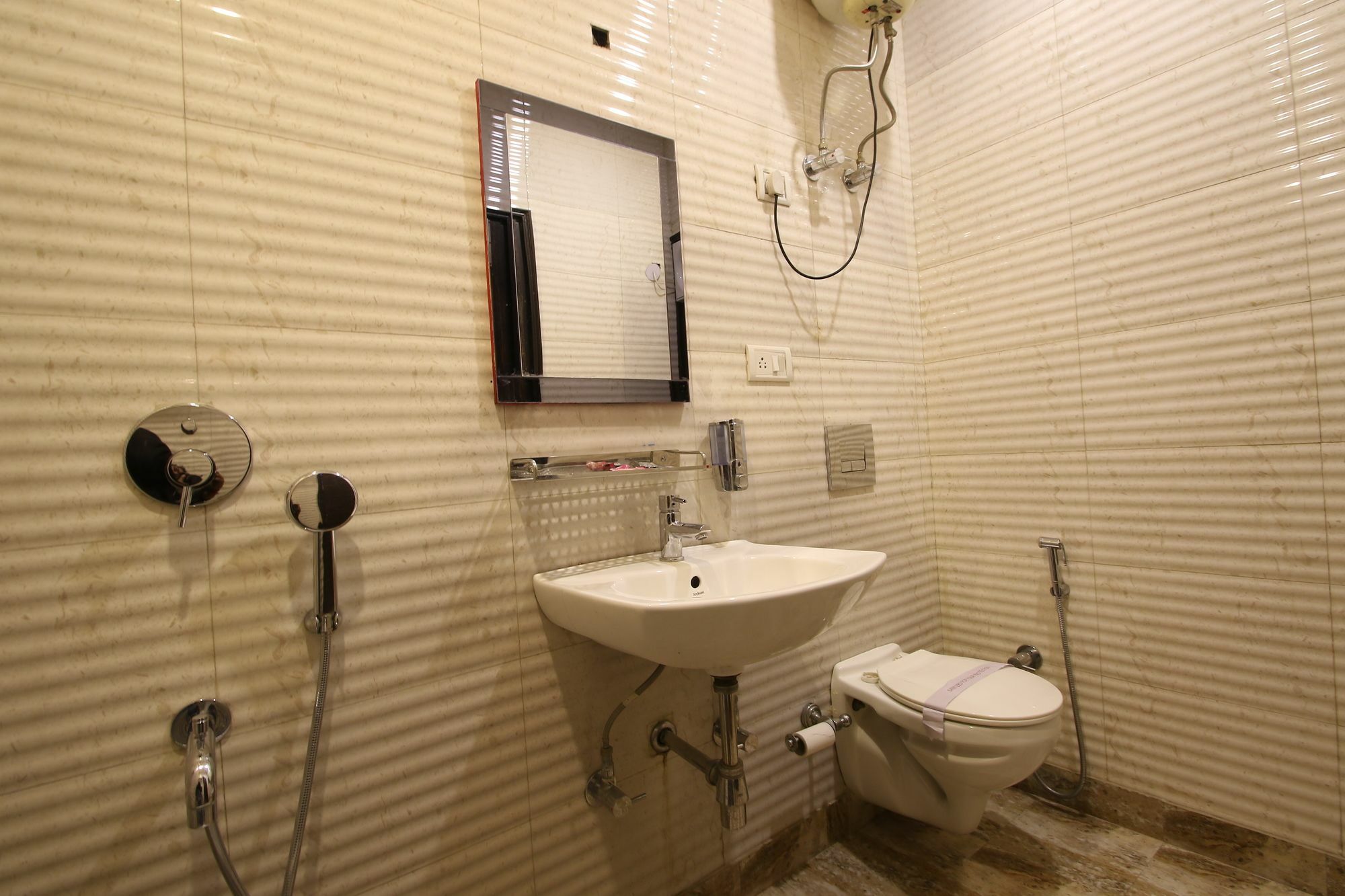 Hotel Hill Palace -Near Karol Bagh Metro Station Delhi  Exterior photo
